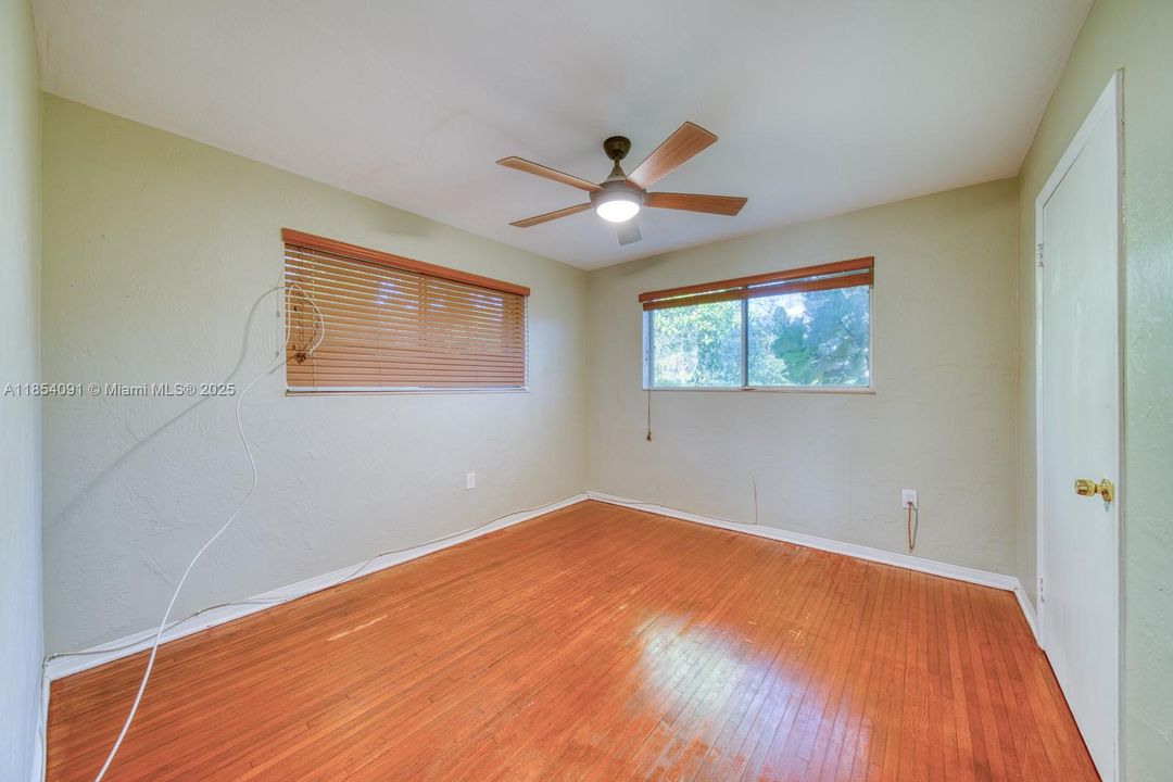 Недавно продано: $560,000 (3 спален, 2 ванн, 1066 Квадратных фут)