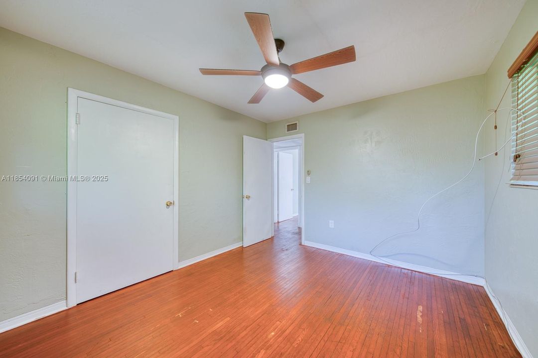 Недавно продано: $560,000 (3 спален, 2 ванн, 1066 Квадратных фут)