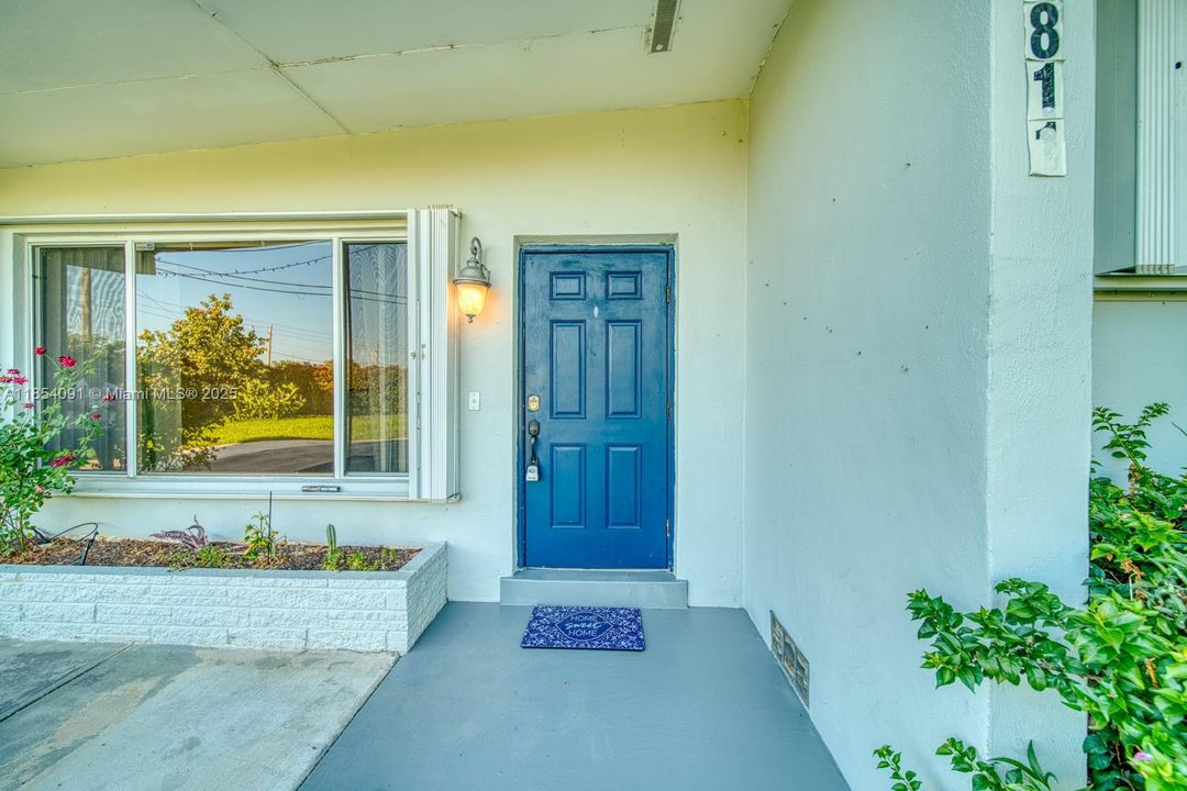 Недавно продано: $560,000 (3 спален, 2 ванн, 1066 Квадратных фут)