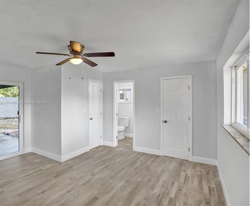 Vendido Recientemente: $665,000 (4 camas, 2 baños, 1614 Pies cuadrados)