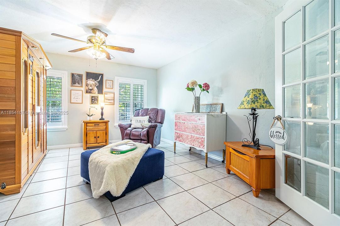 Recently Sold: $1,849,900 (8 beds, 6 baths, 7212 Square Feet)