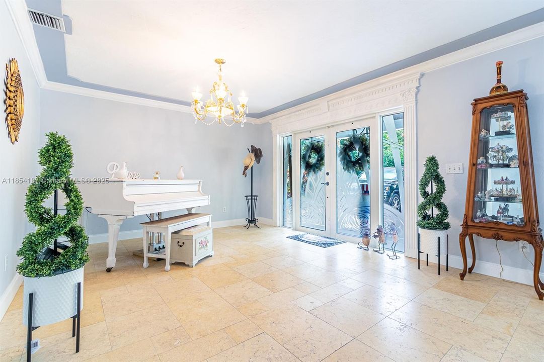 Recently Sold: $1,849,900 (8 beds, 6 baths, 7212 Square Feet)