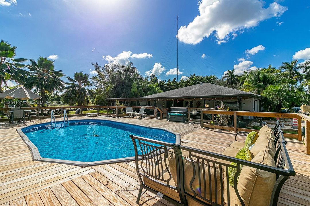 Recently Sold: $1,849,900 (8 beds, 6 baths, 7212 Square Feet)