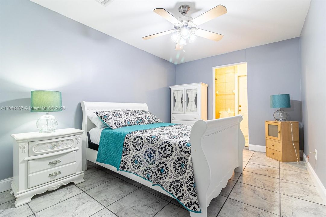 Recently Sold: $1,849,900 (8 beds, 6 baths, 7212 Square Feet)