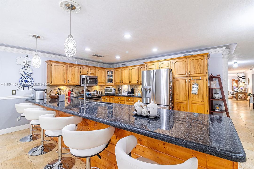 Recently Sold: $1,849,900 (8 beds, 6 baths, 7212 Square Feet)