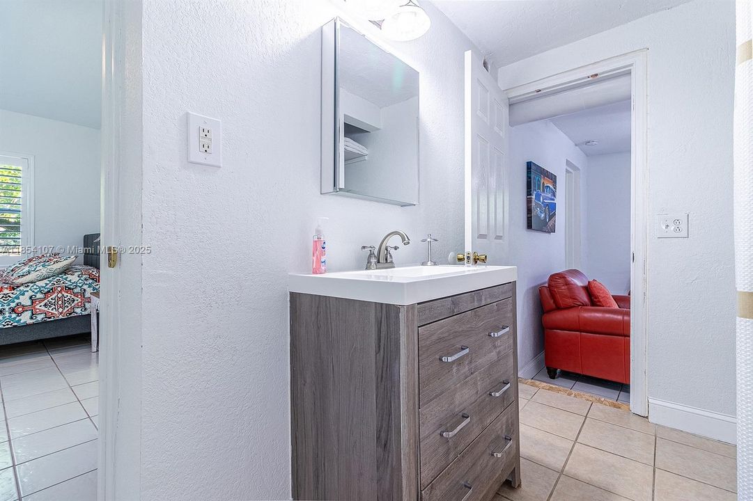 Recently Sold: $1,849,900 (8 beds, 6 baths, 7212 Square Feet)