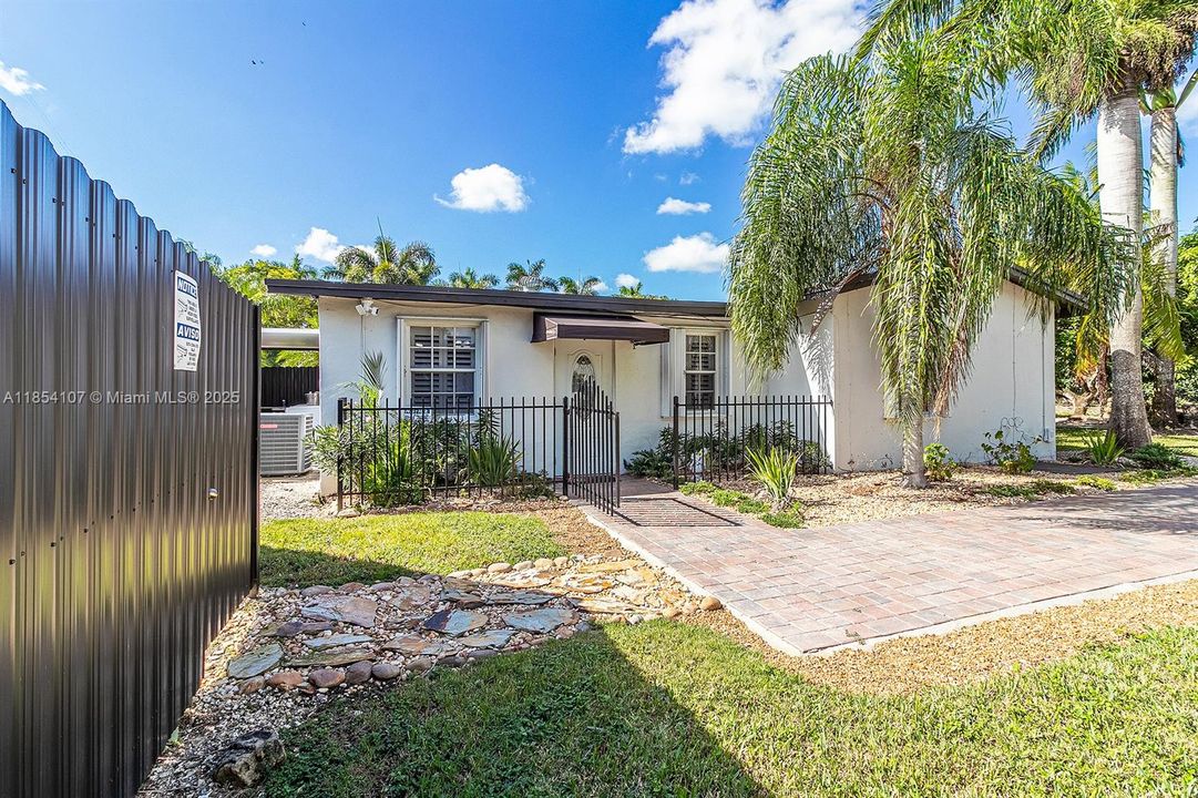 Recently Sold: $1,849,900 (8 beds, 6 baths, 7212 Square Feet)