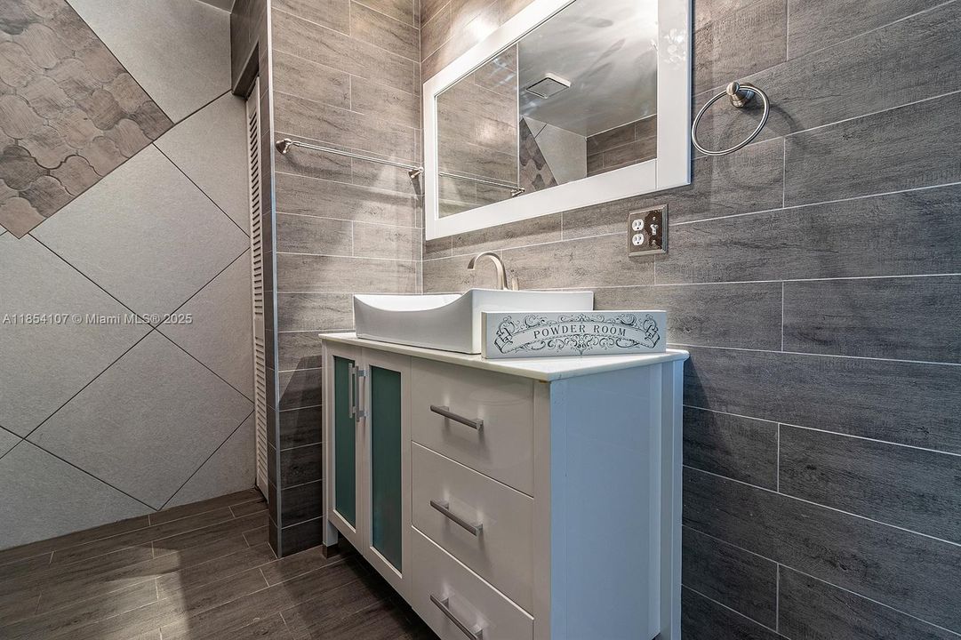 Recently Sold: $1,849,900 (8 beds, 6 baths, 7212 Square Feet)