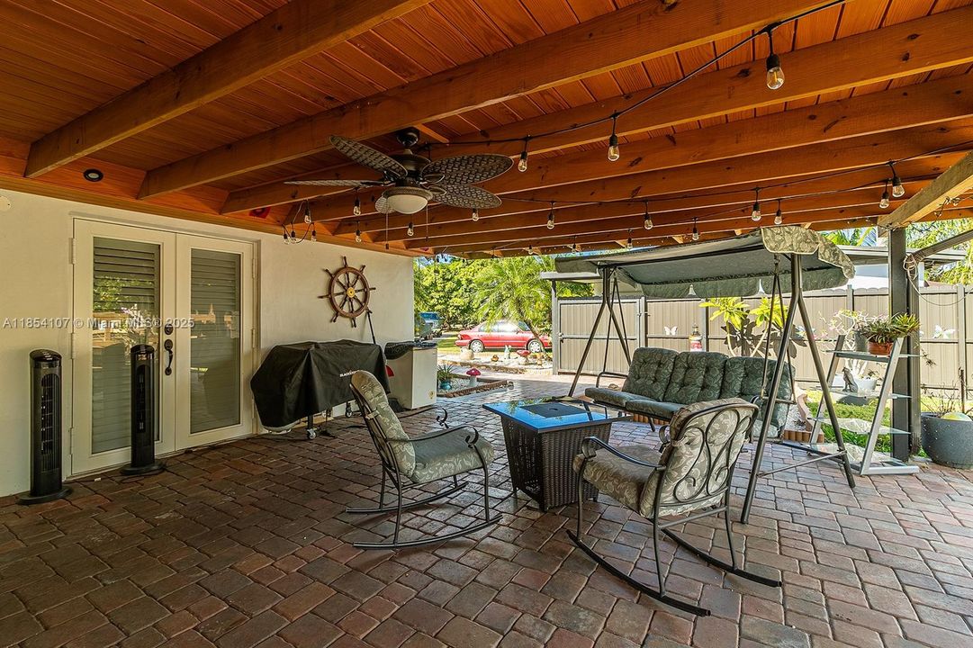 Recently Sold: $1,849,900 (8 beds, 6 baths, 7212 Square Feet)