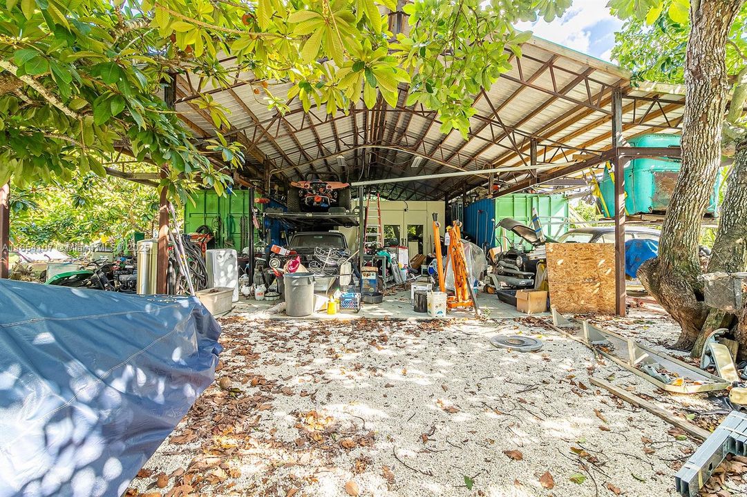 Recently Sold: $1,849,900 (8 beds, 6 baths, 7212 Square Feet)