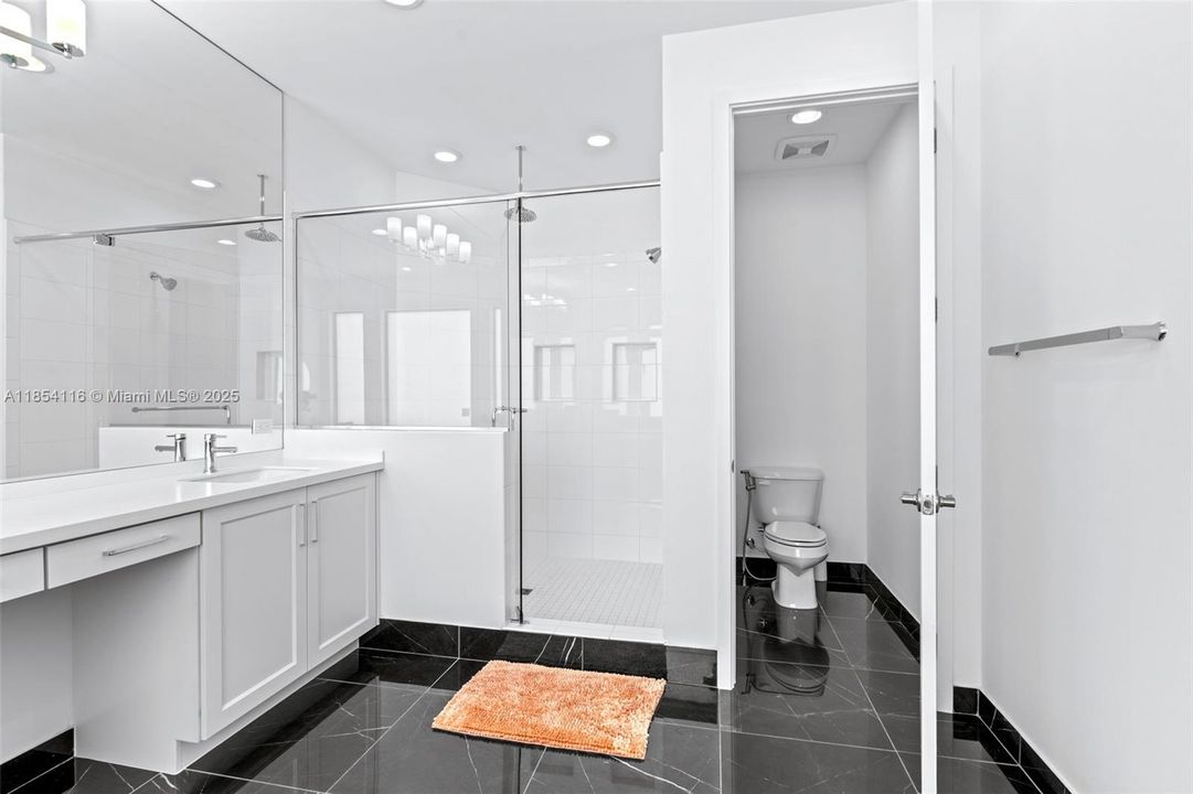 Activo con contrato: $1,899,999 (5 camas, 7 baños, 4609 Pies cuadrados)