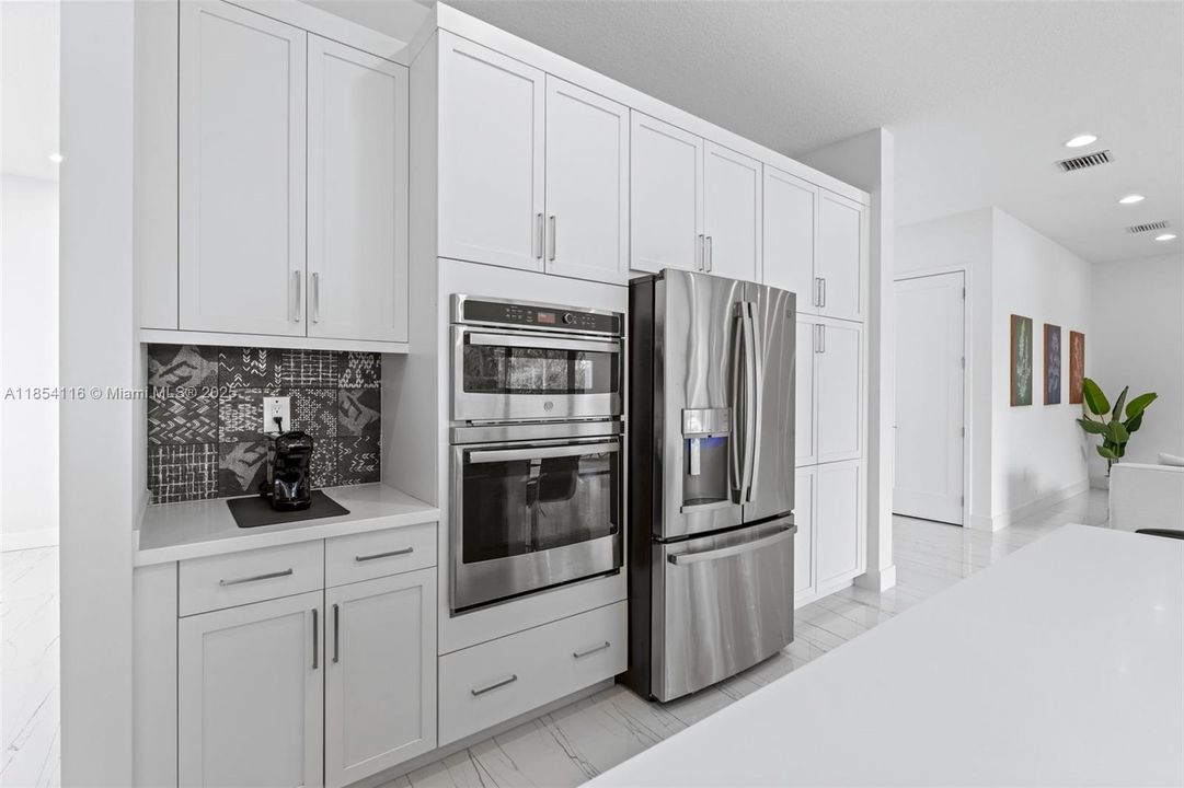 Activo con contrato: $1,899,999 (5 camas, 7 baños, 4609 Pies cuadrados)