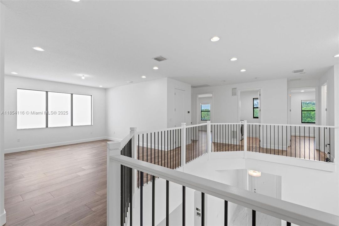 Activo con contrato: $1,899,999 (5 camas, 7 baños, 4609 Pies cuadrados)