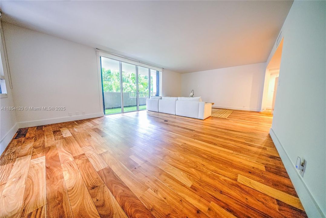 For Sale: $1,149,000 (2 beds, 2 baths, 1790 Square Feet)