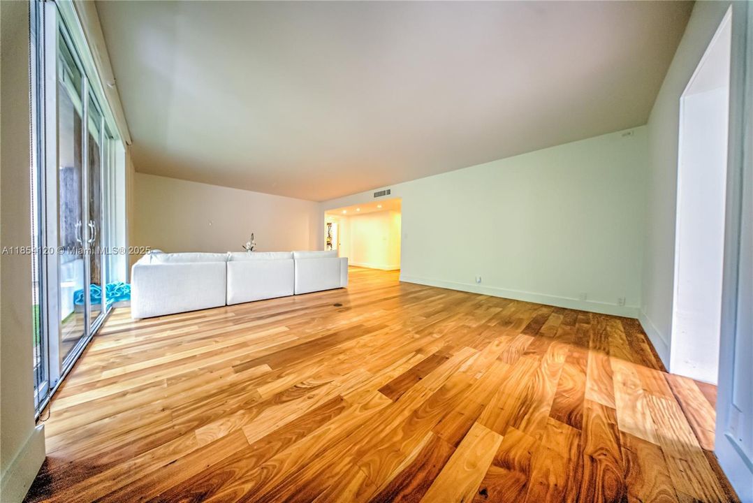 For Sale: $1,149,000 (2 beds, 2 baths, 1790 Square Feet)