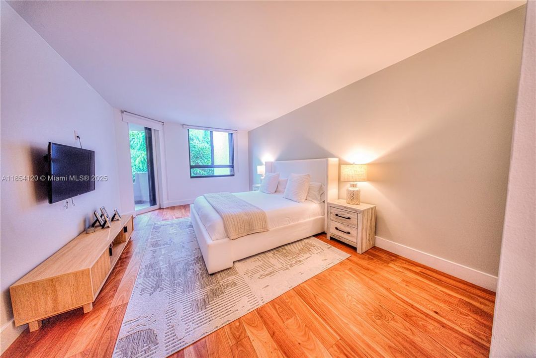 For Sale: $1,149,000 (2 beds, 2 baths, 1790 Square Feet)