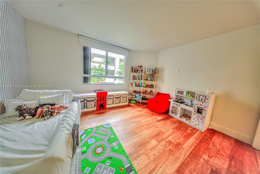 For Sale: $1,149,000 (2 beds, 2 baths, 1790 Square Feet)