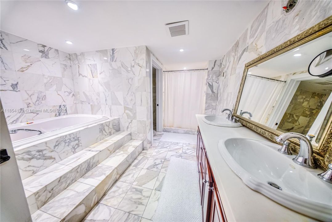 For Sale: $1,149,000 (2 beds, 2 baths, 1790 Square Feet)