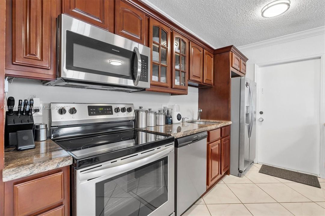 Activo con contrato: $319,000 (2 camas, 2 baños, 1000 Pies cuadrados)