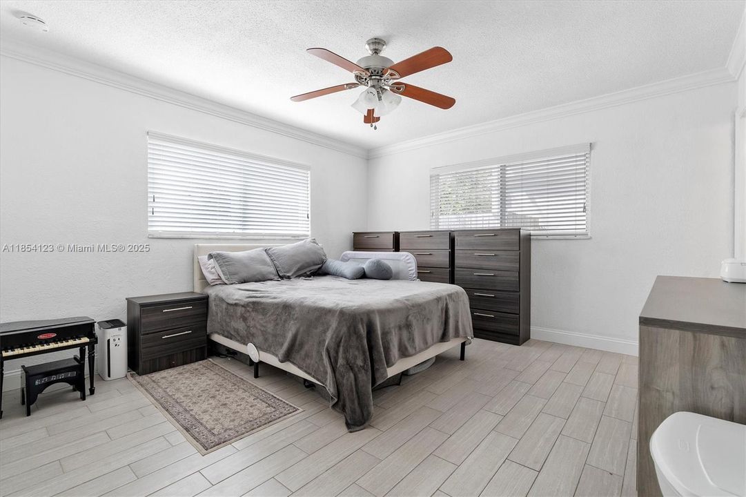 Activo con contrato: $319,000 (2 camas, 2 baños, 1000 Pies cuadrados)