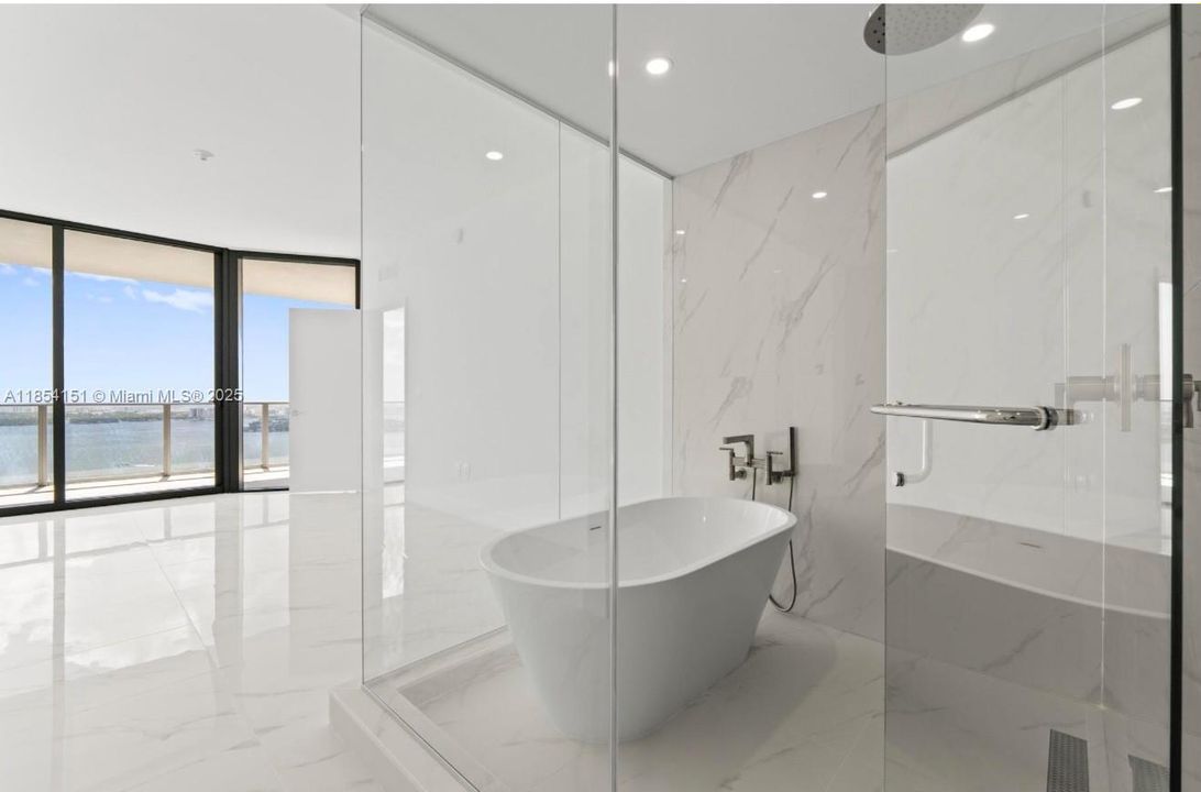 For Sale: $3,400,000 (4 beds, 5 baths, 2520 Square Feet)