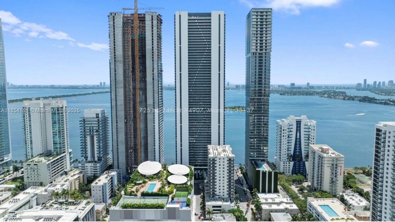 For Sale: $3,400,000 (4 beds, 5 baths, 2520 Square Feet)