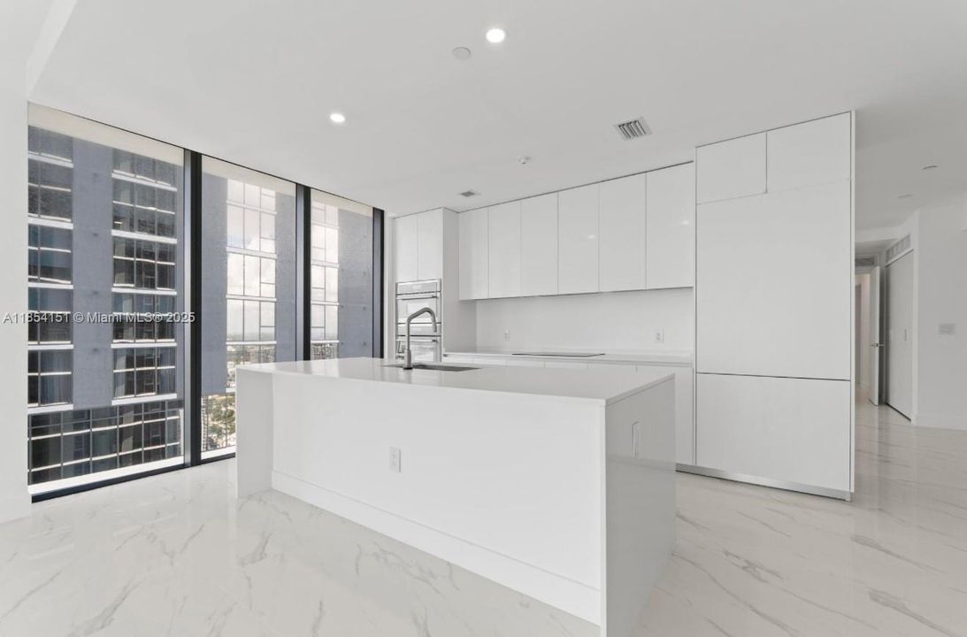 For Sale: $3,400,000 (4 beds, 5 baths, 2520 Square Feet)