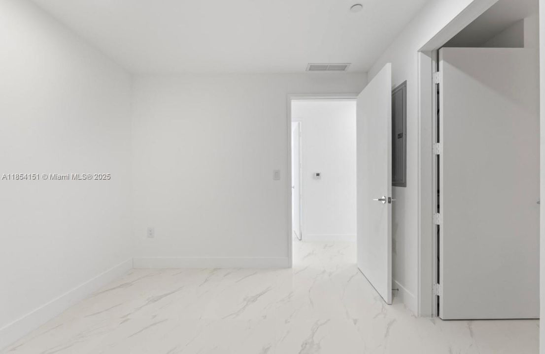 For Sale: $3,400,000 (4 beds, 5 baths, 2520 Square Feet)