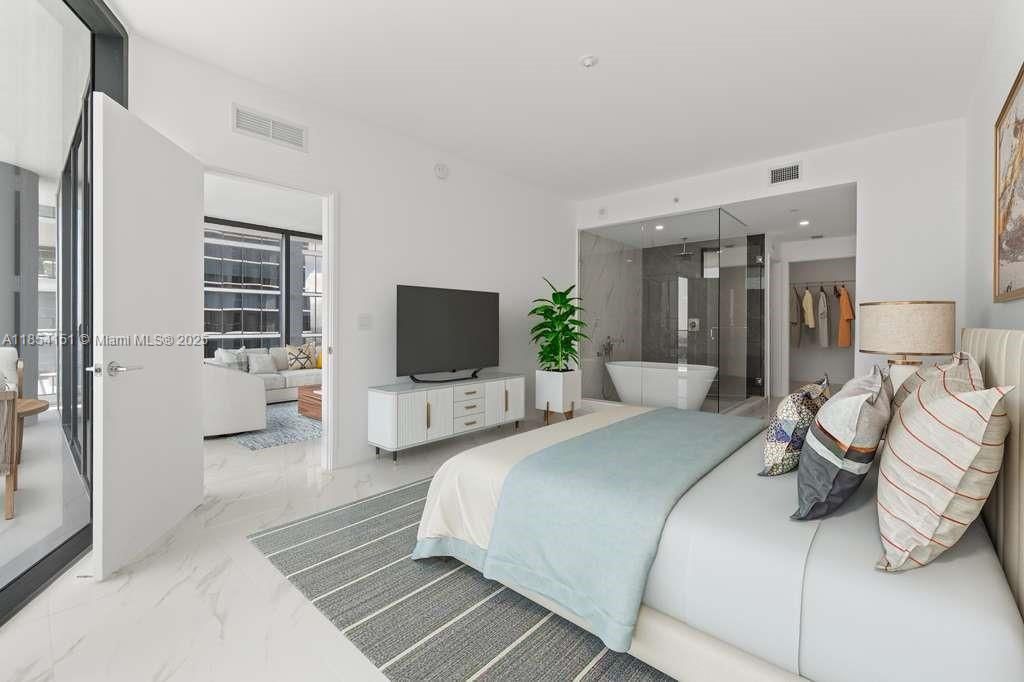 For Sale: $3,400,000 (4 beds, 5 baths, 2520 Square Feet)