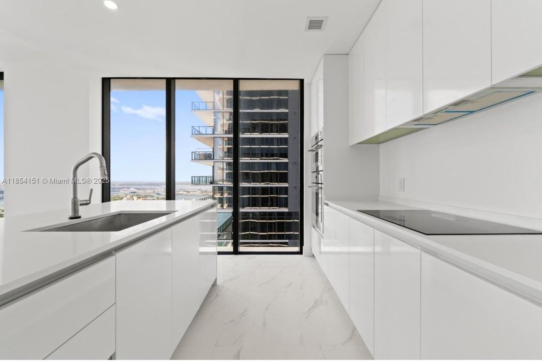 For Sale: $3,400,000 (4 beds, 5 baths, 2520 Square Feet)