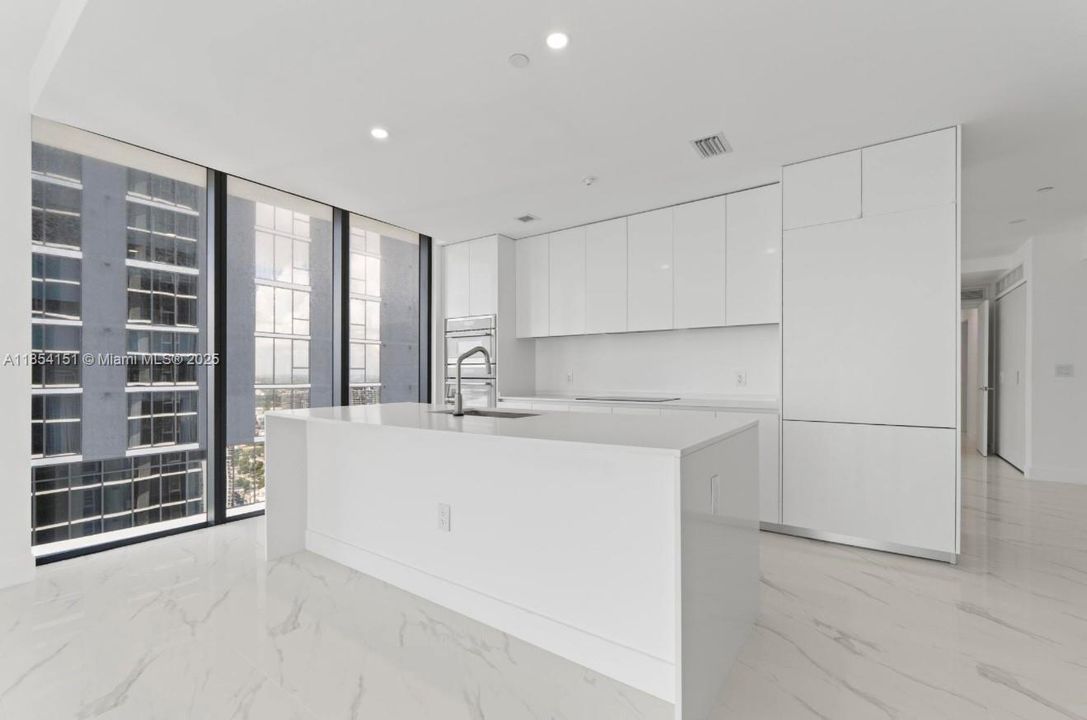 For Sale: $3,400,000 (4 beds, 5 baths, 2520 Square Feet)