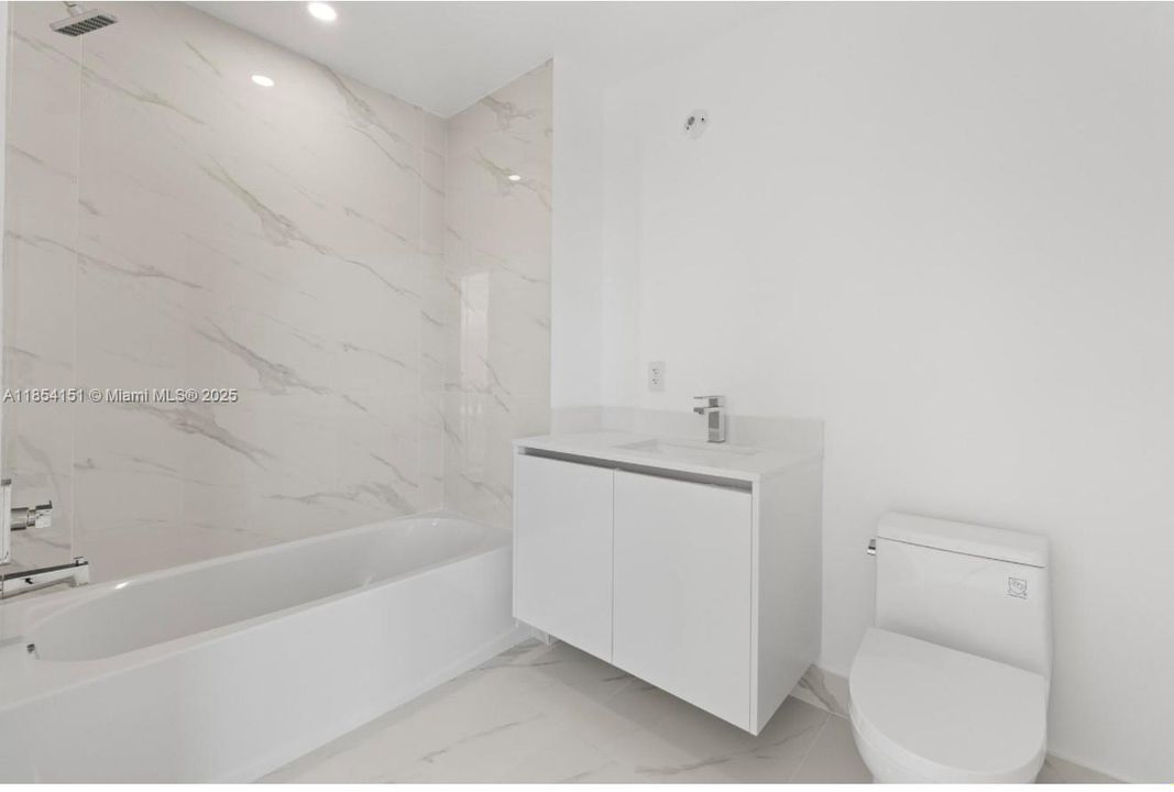 For Sale: $3,400,000 (4 beds, 5 baths, 2520 Square Feet)