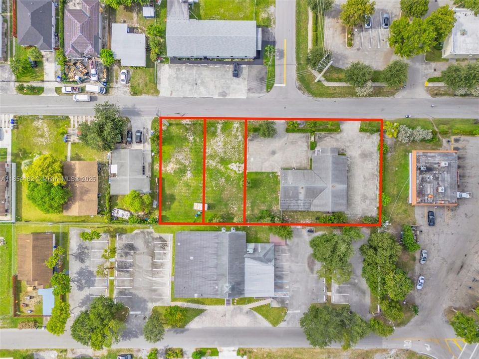 Church building + 2 adjacent lots, part of this sale