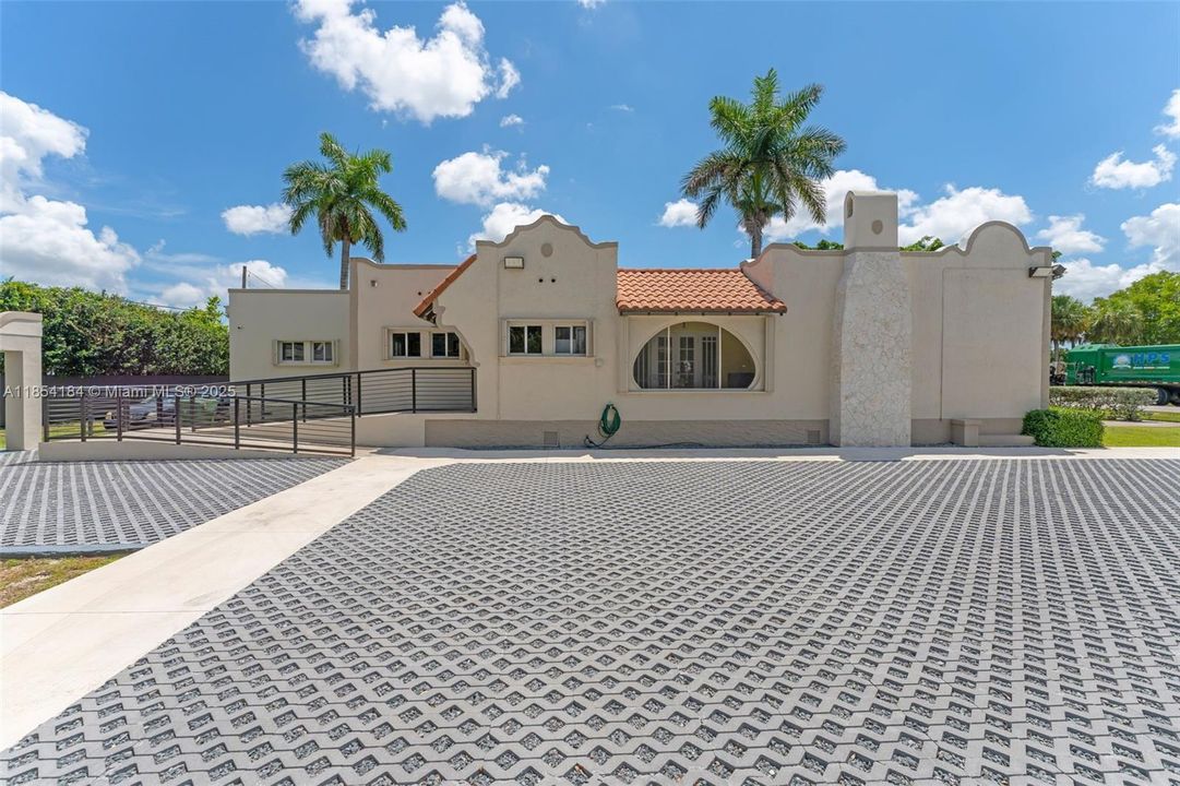 待售: $2,299,998 (0 贝兹, 0 浴室, 0 平方英尺)