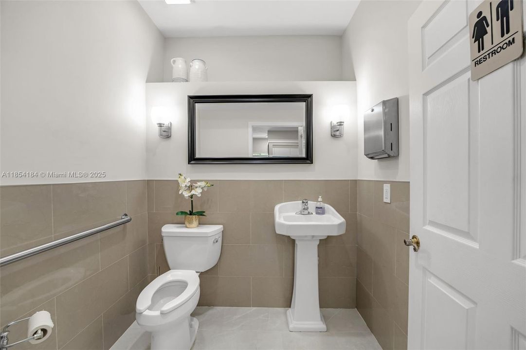 待售: $2,299,998 (0 贝兹, 0 浴室, 0 平方英尺)