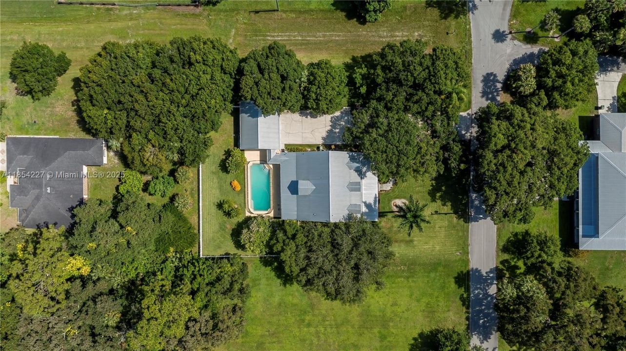 最近售出: $549,900 (4 贝兹, 3 浴室, 3049 平方英尺)