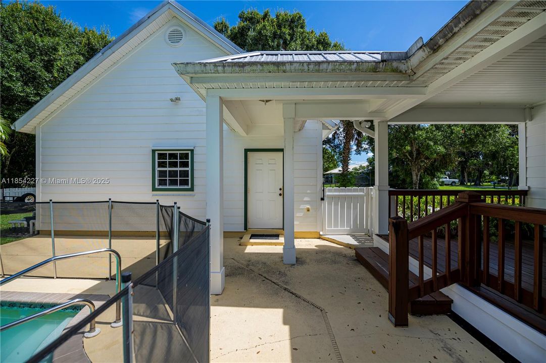 最近售出: $549,900 (4 贝兹, 3 浴室, 3049 平方英尺)