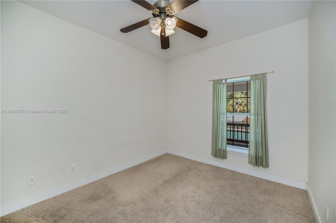 最近售出: $549,900 (4 贝兹, 3 浴室, 3049 平方英尺)