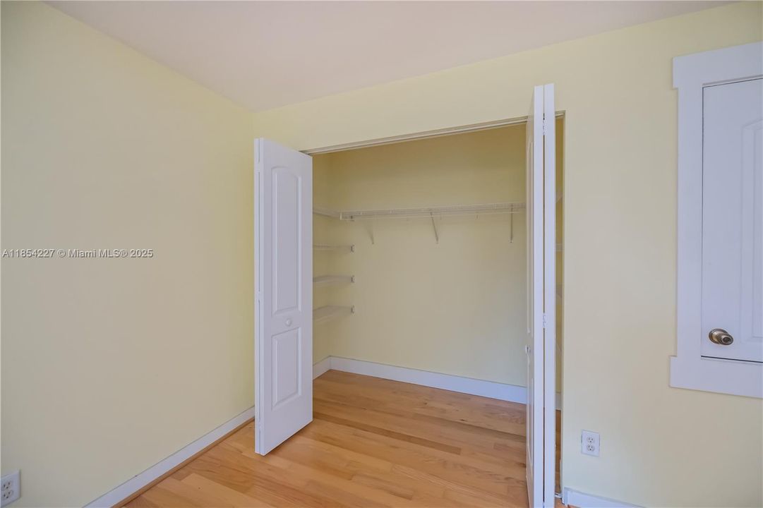 最近售出: $549,900 (4 贝兹, 3 浴室, 3049 平方英尺)