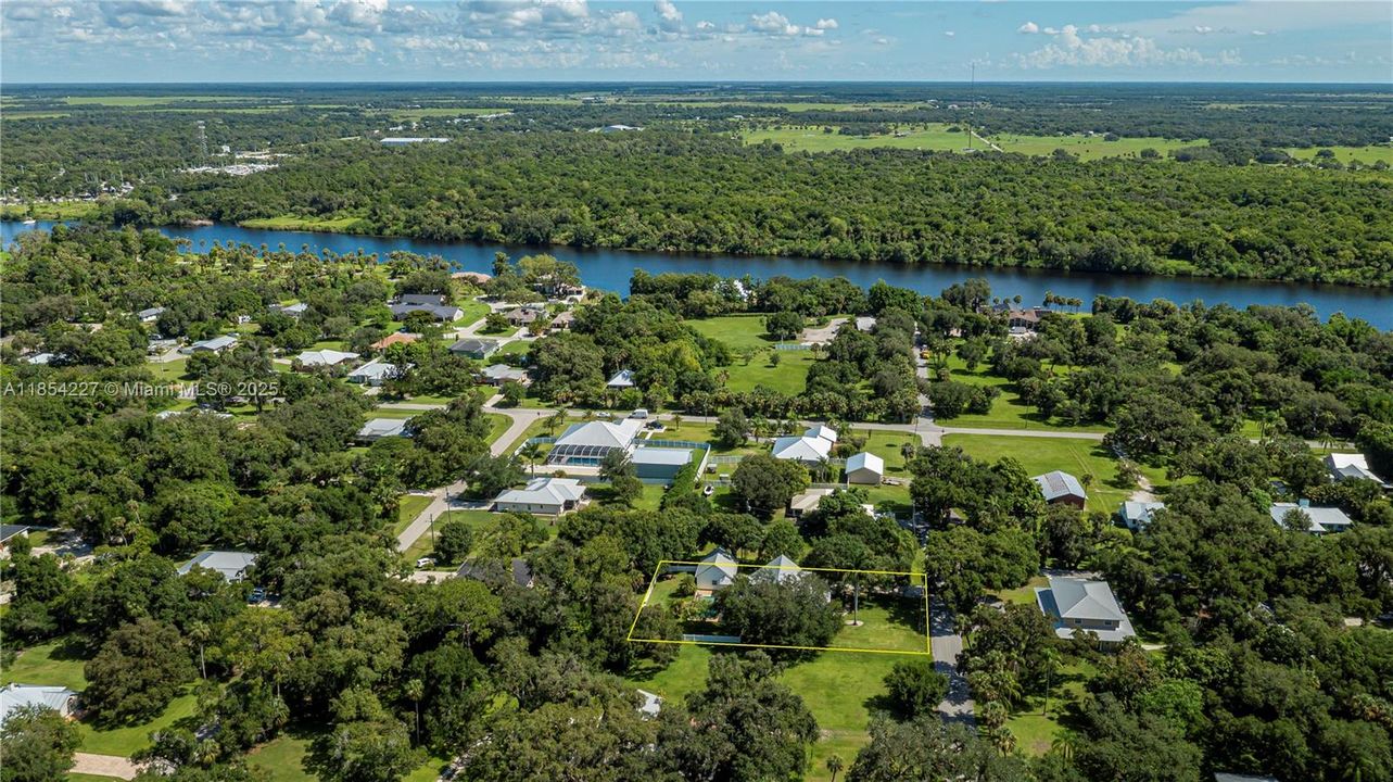 最近售出: $549,900 (4 贝兹, 3 浴室, 3049 平方英尺)