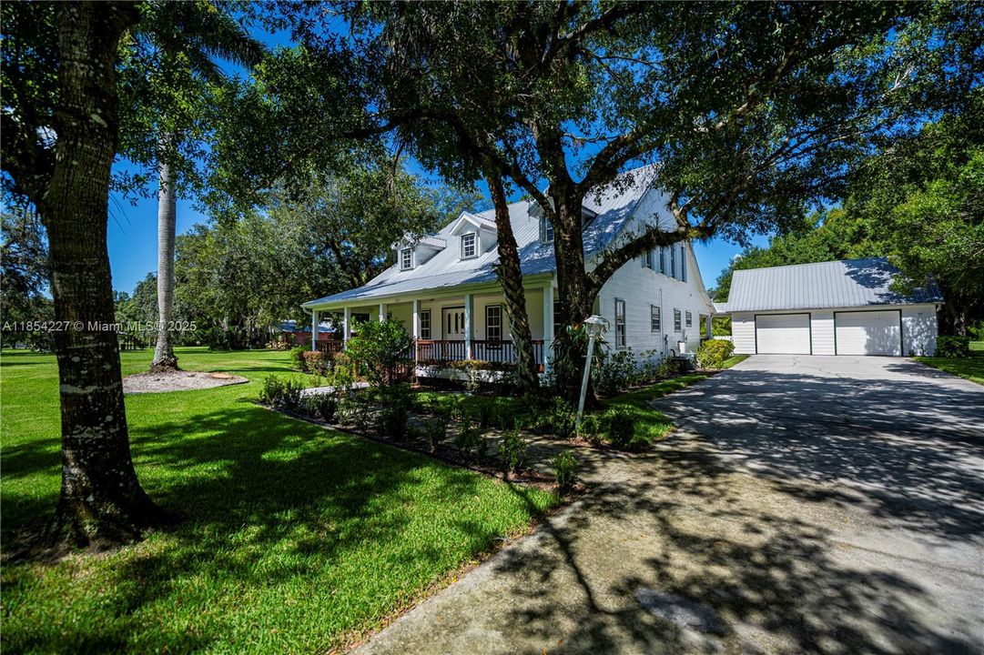 最近售出: $549,900 (4 贝兹, 3 浴室, 3049 平方英尺)