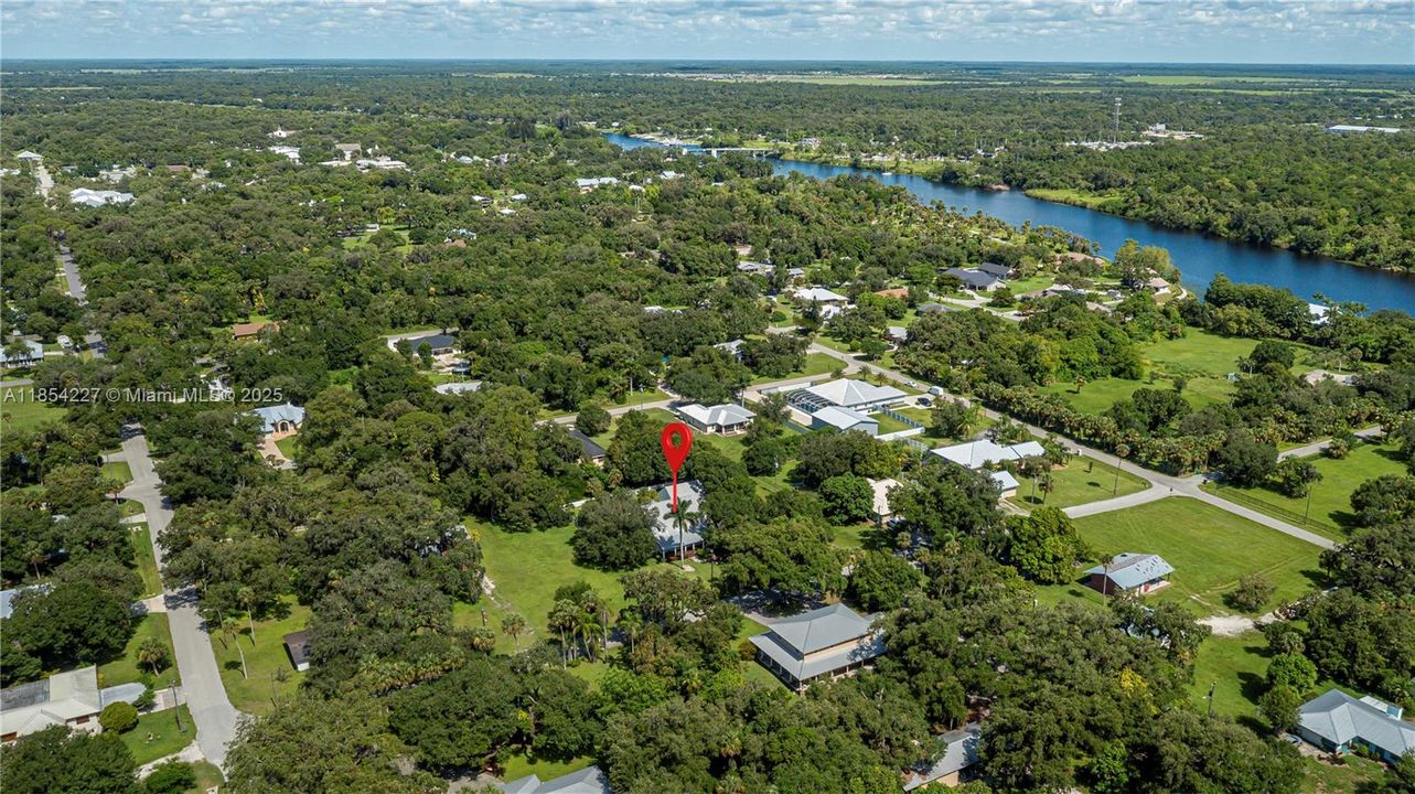 最近售出: $549,900 (4 贝兹, 3 浴室, 3049 平方英尺)