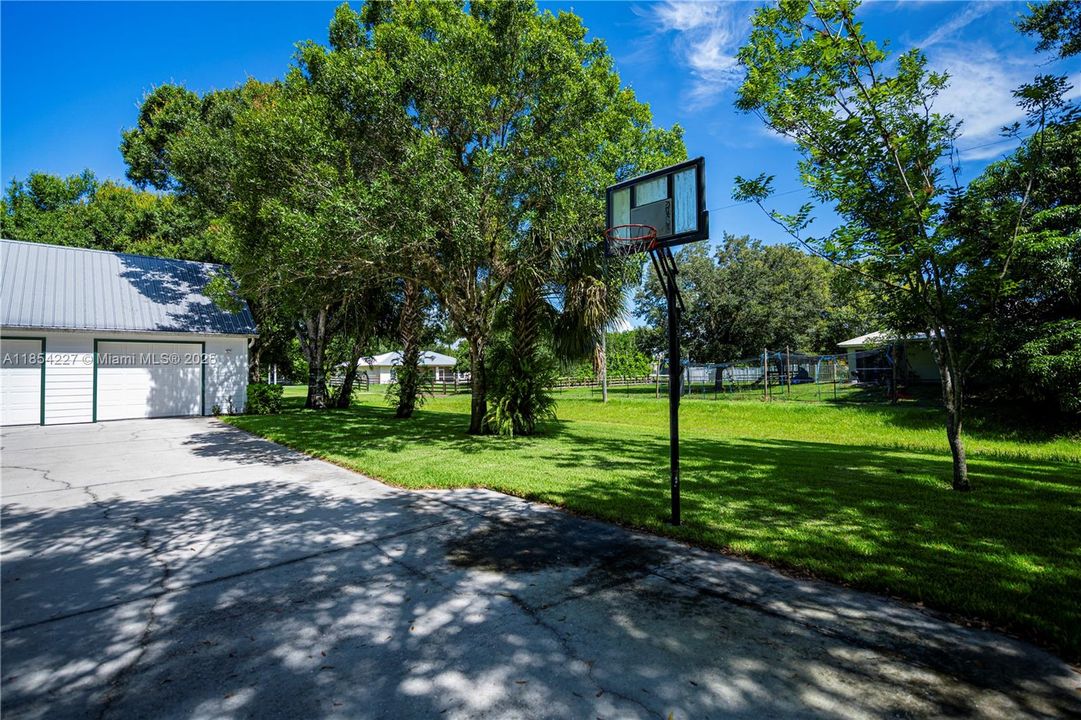 最近售出: $549,900 (4 贝兹, 3 浴室, 3049 平方英尺)