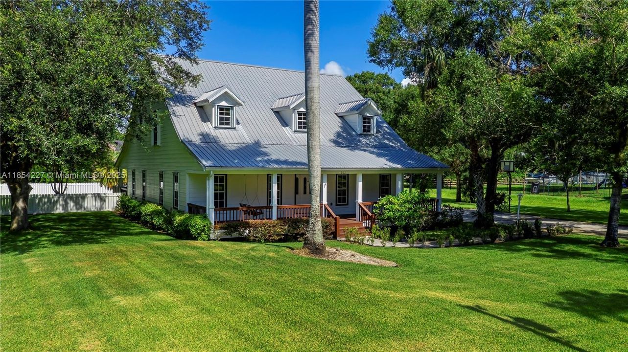 最近售出: $549,900 (4 贝兹, 3 浴室, 3049 平方英尺)