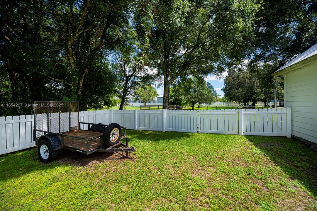 最近售出: $549,900 (4 贝兹, 3 浴室, 3049 平方英尺)