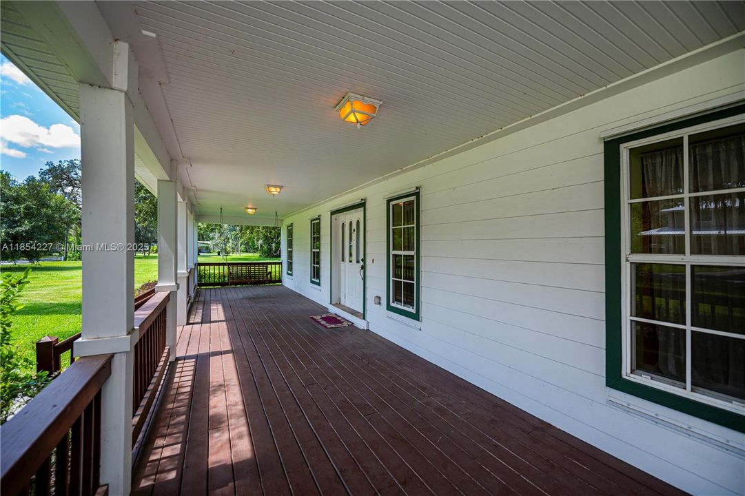 最近售出: $549,900 (4 贝兹, 3 浴室, 3049 平方英尺)