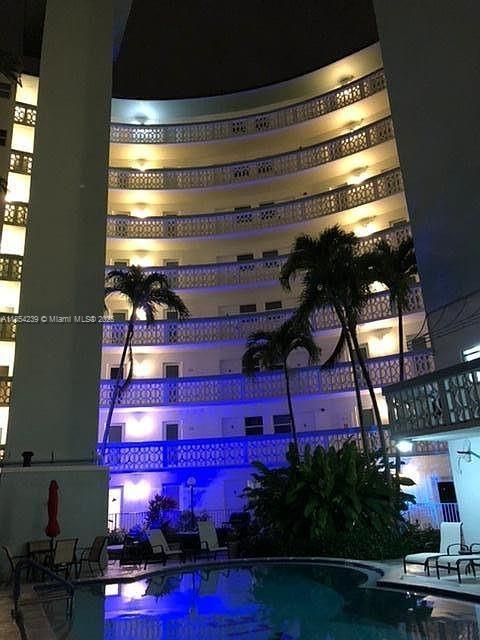 For Sale: $284,500 (2 beds, 1 baths, 760 Square Feet)