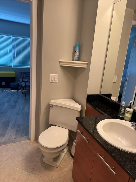 For Sale: $284,500 (2 beds, 1 baths, 760 Square Feet)