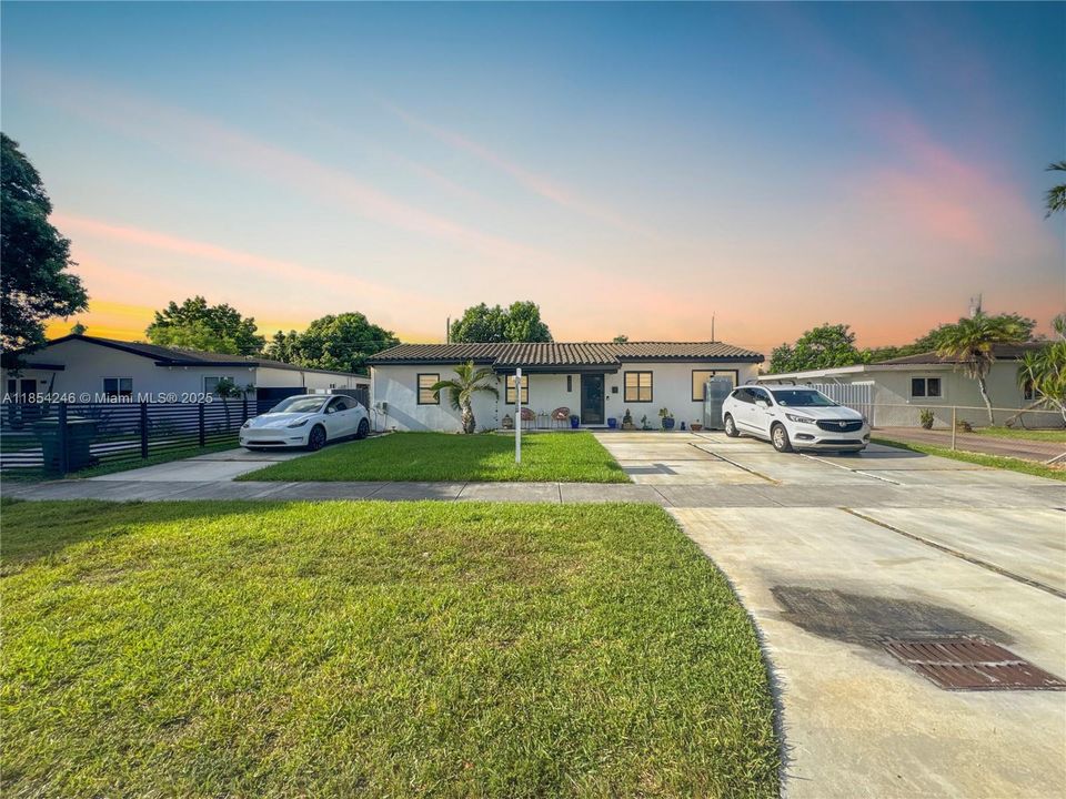 En Venta: $849,000 (4 camas, 2 baños, 1648 Pies cuadrados)