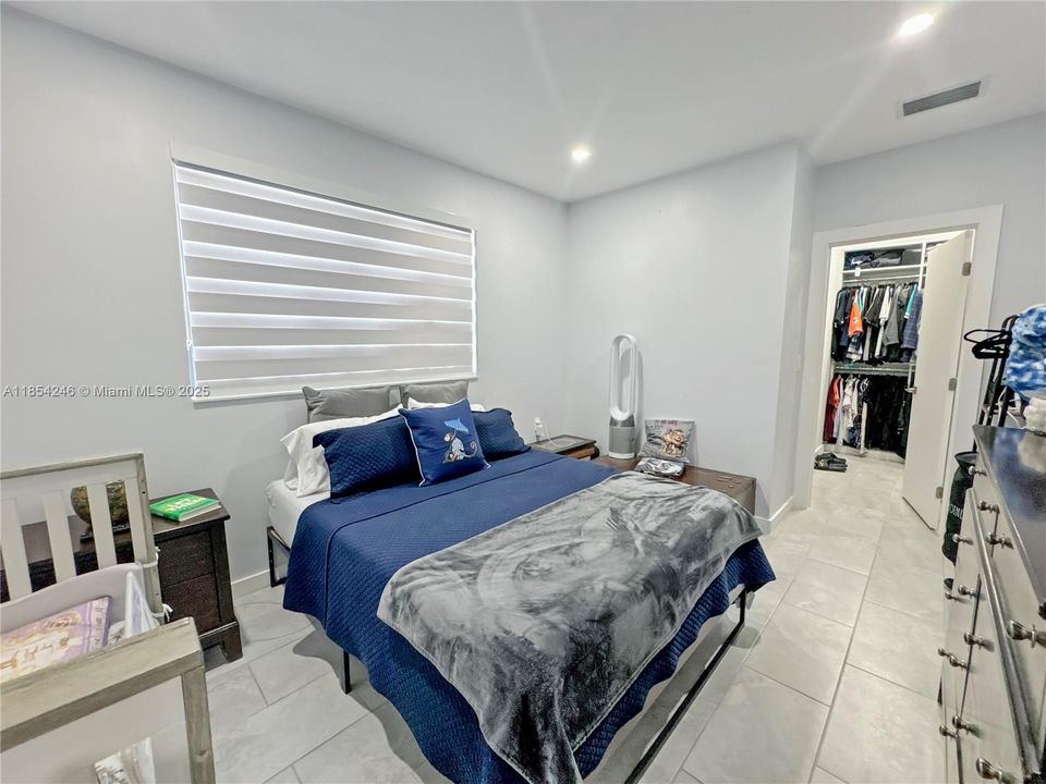 En Venta: $849,000 (4 camas, 2 baños, 1648 Pies cuadrados)